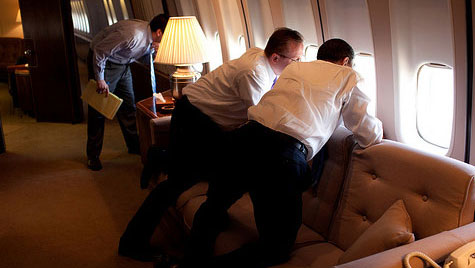 Obama enjoys the view when Air Force One flies over New York City 