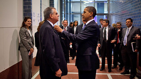 Obama tying a perfect windsor knot 