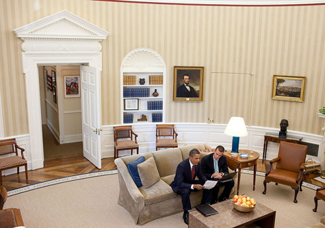 Overhead view of the Oval Office 